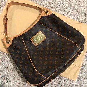 💯% authentic Louis Vuitton Galliera PM